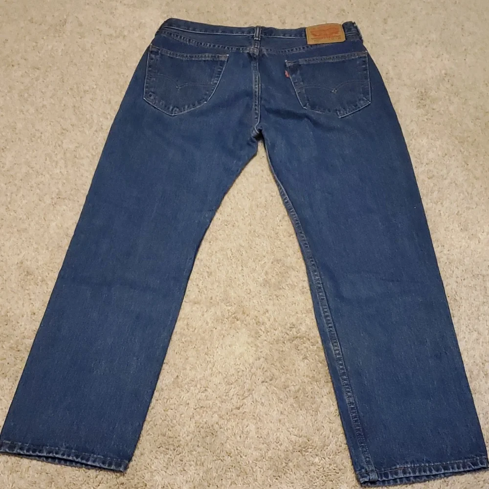 Levi's - Picture 3 of 4